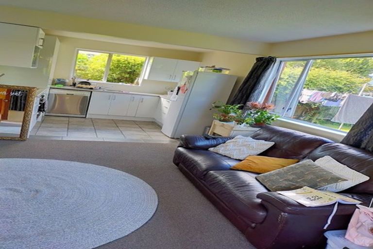 Photo of property in 2/10 Prossers Road, Saint Martins, Christchurch, 8022