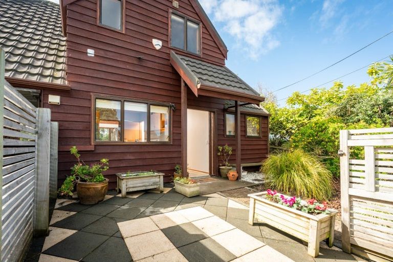 Photo of property in 2/10 Paeroa Street, Newtown, Wellington, 6021