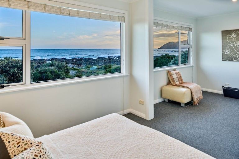 Photo of property in 443 The Esplanade, Island Bay, Wellington, 6023