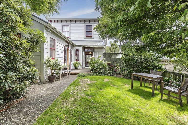 Photo of property in 25 Bidwill Street, Mount Cook, Wellington, 6021