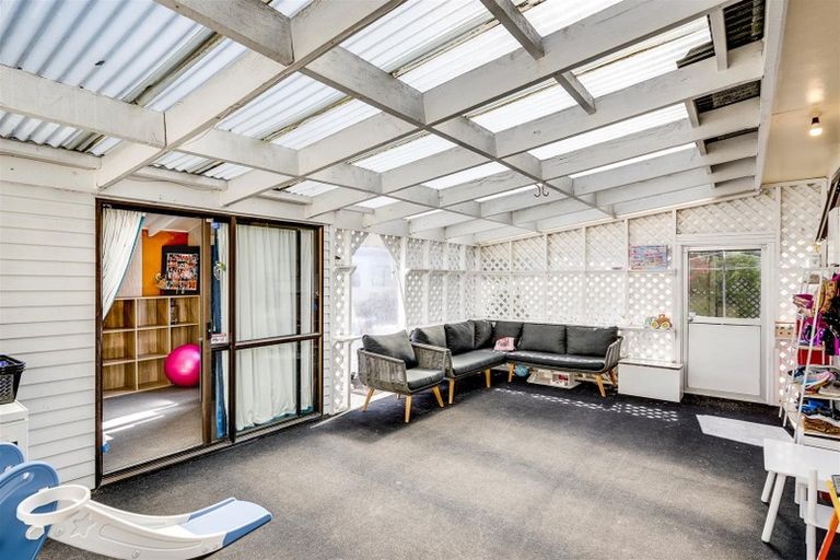 Photo of property in 6 Jarvis Place, Taradale, Napier, 4112