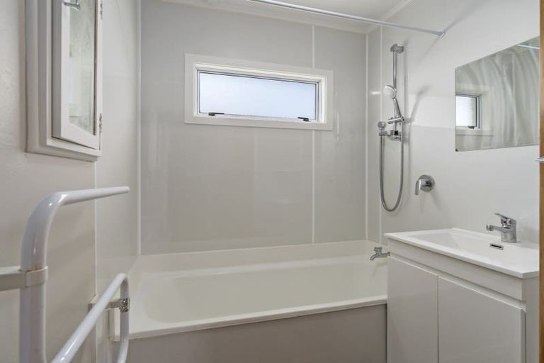 Photo of property in 2/145 College Street, Awapuni, Palmerston North, 4412