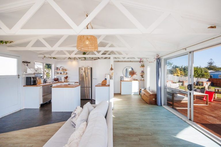 Photo of property in 12 Rangitane Street, Himatangi Beach, Foxton, 4891