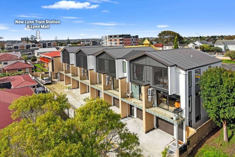 Photo of property in 3/1 Waters Place, New Lynn, Auckland, 0600