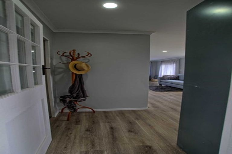 Photo of property in 1/3 Flaxdale Street, Birkdale, Auckland, 0626