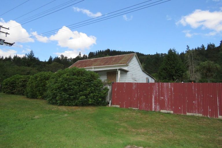 Photo of property in 27 Grey Road, Reefton, 7830