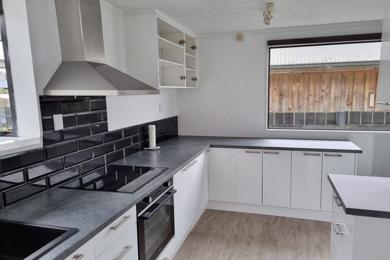 Photo of property in 2/87 Manuroa Road, Takanini, 2112