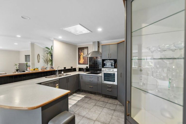 Photo of property in 41 Matene Place, Papamoa Beach, Papamoa, 3118