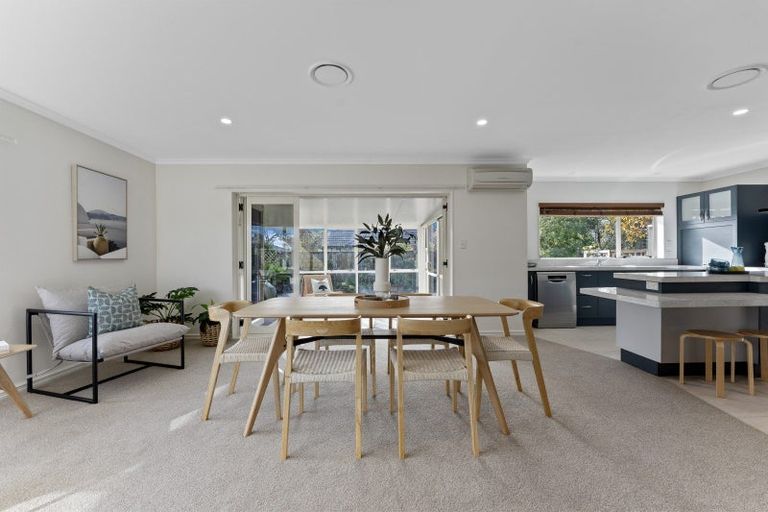 Photo of property in 6 Daniel Place, Kelvin Grove, Palmerston North, 4414