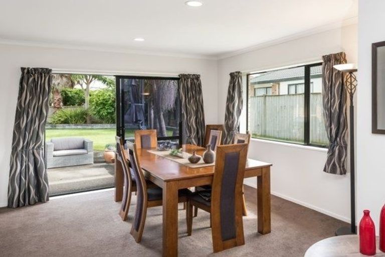 Photo of property in 6 Nad Place, East Tamaki Heights, Auckland, 2016