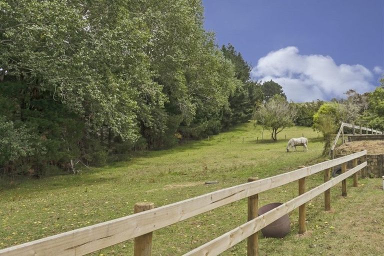 Photo of property in 280 Inland Road, Helensville, 0875