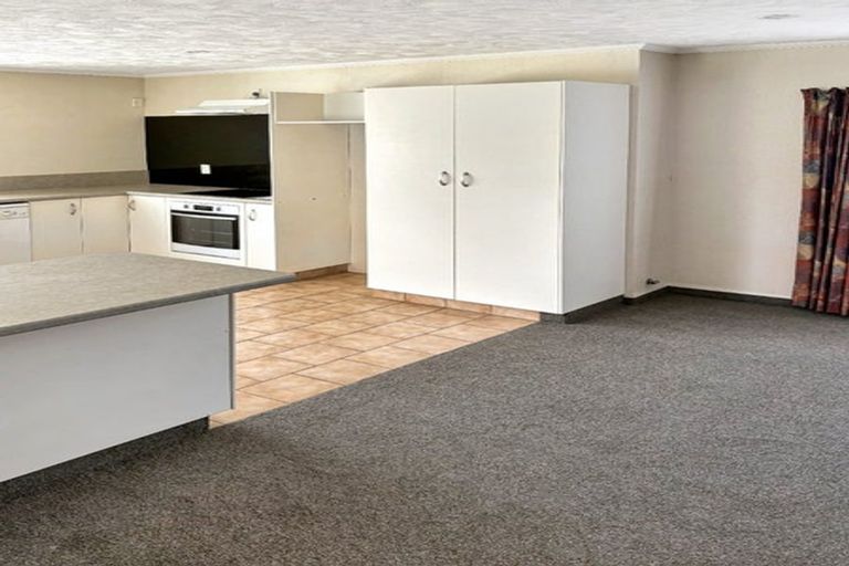 Photo of property in 4 Knightsbridge Place, Taradale, Napier, 4112