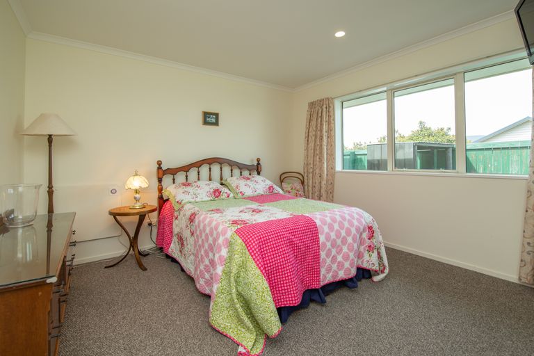 Photo of property in 55 Oakwood Drive, Rangiora, 7400