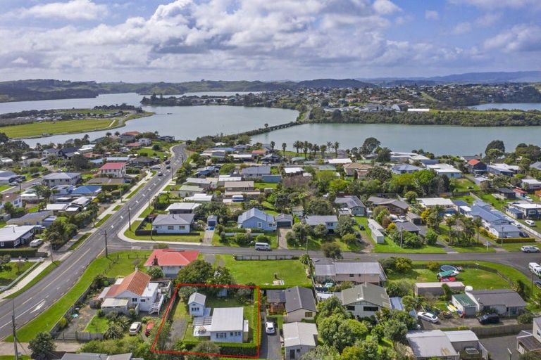 Photo of property in 66a Wainui Road, Raglan, 3225