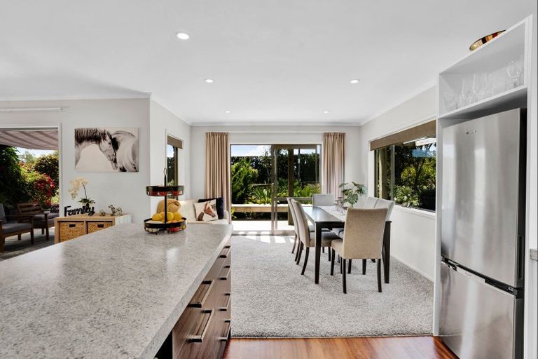 Photo of property in 88 Te Arei Road East, Lepperton, New Plymouth, 4373