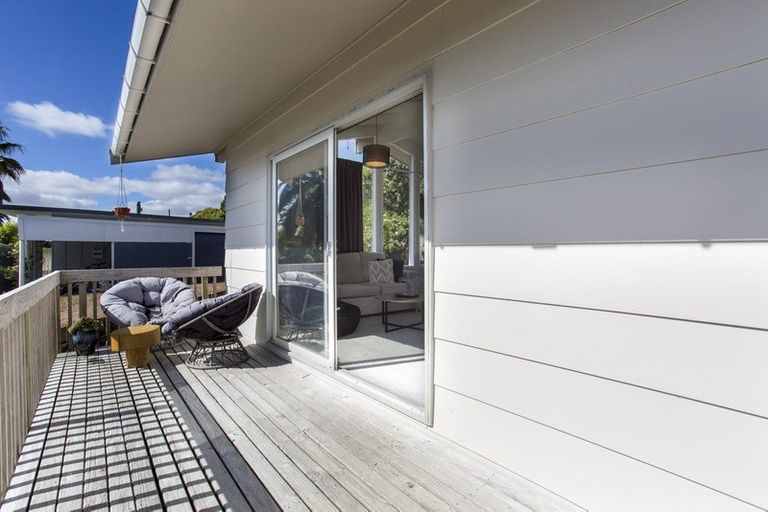 Photo of property in 12 Makiri Street, Helensville, 0800