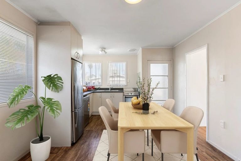 Photo of property in 53 Helena Street, Massey, Auckland, 0614