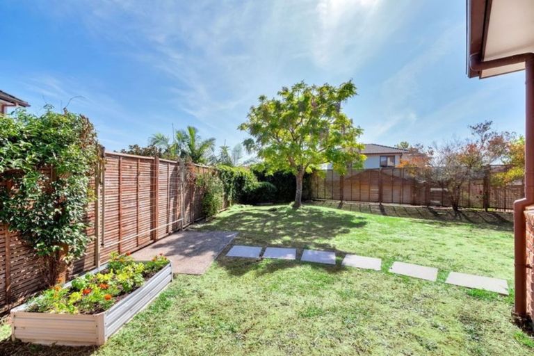 Photo of property in 5 Ashurst Lane, Greenhithe, Auckland, 0632