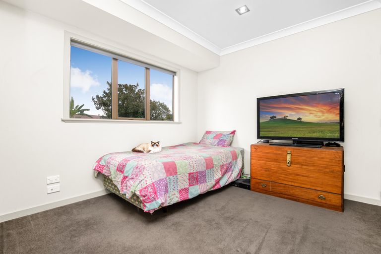 Photo of property in 2 Rays Way, Tuakau, 2121