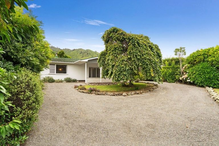 Photo of property in 13 Matenga Street, Waikanae, 5036