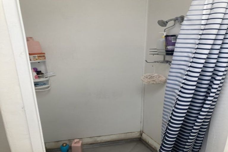 Photo of property in 4/124 Campbell Street, Karori, Wellington, 6012