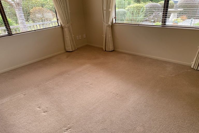 Photo of property in 214 Westchester Drive, Churton Park, Wellington, 6037