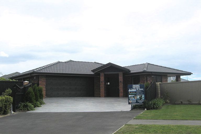 Photo of property in 16 Sedgemoor Close, Burwood, Christchurch, 8083