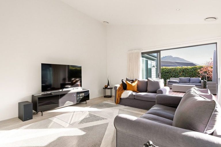 Photo of property in 5 Bannister Street, Jacks Point, Queenstown, 9371