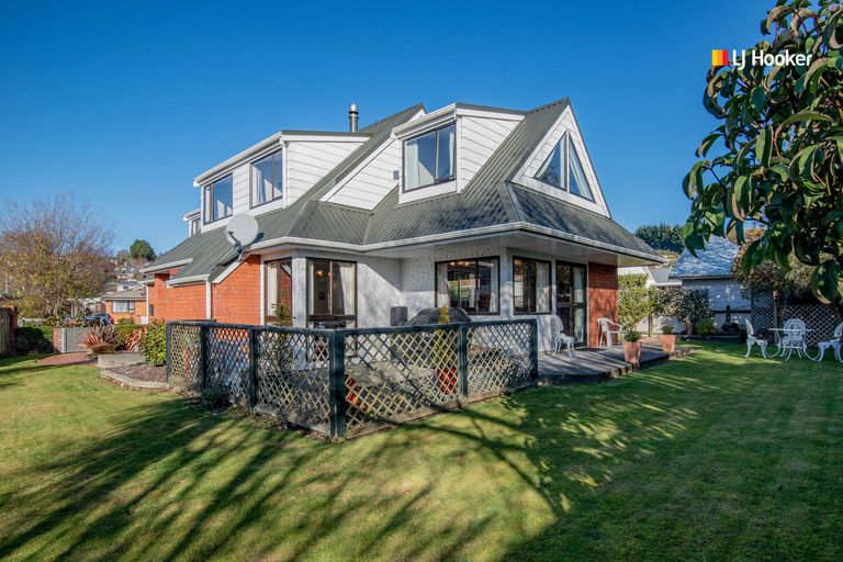 Photo of property in 61 Kinmont Crescent, Kinmont Park, Mosgiel, 9024