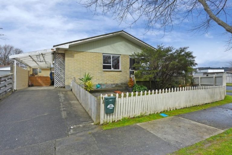 Photo of property in 82 California Drive, Totara Park, Upper Hutt, 5018