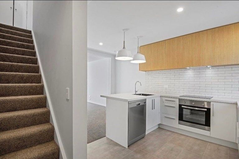 Photo of property in 7/10 New Brighton Road, Shirley, Christchurch, 8061