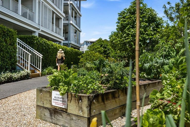 Photo of property in 1 Ocean View Terrace, Orewa, 0931