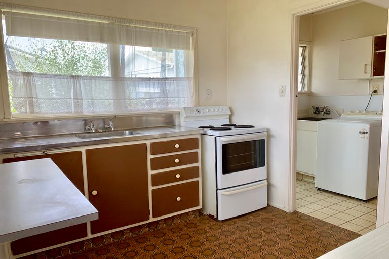 Photo of property in 2/4 Lingfield Street, Glenfield, Auckland, 0629