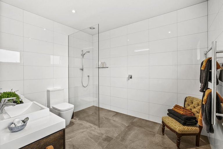 Photo of property in 21 Hine Street, New Plymouth, 4310