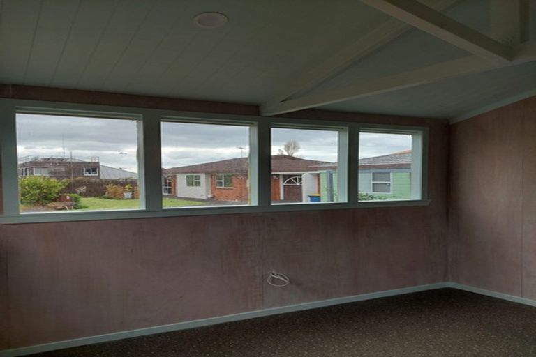 Photo of property in 6/39 Norcross Avenue, Henderson, Auckland, 0612