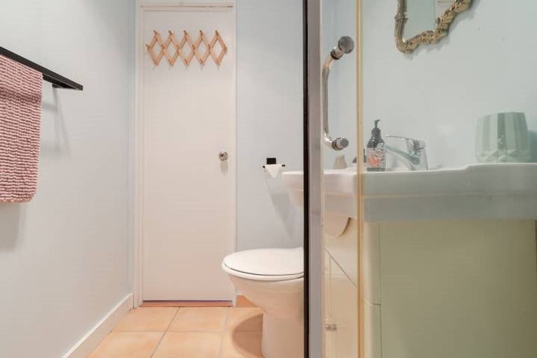 Photo of property in 84 Park Road, Titirangi, Auckland, 0604