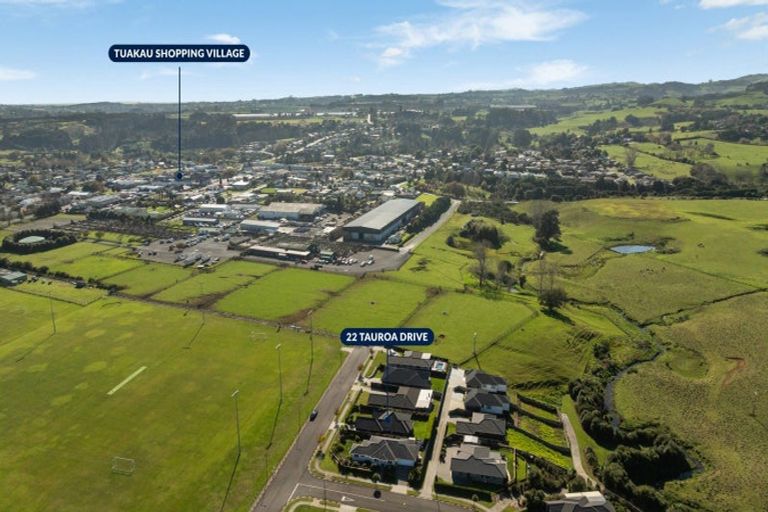 Photo of property in 22 Tauroa Drive, Tuakau, 2121