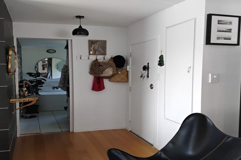 Photo of property in 61a Mortimer Terrace, Brooklyn, Wellington, 6021
