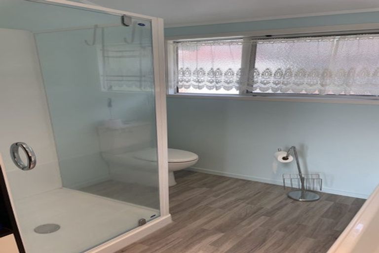 Photo of property in 2/28 Waiau Street, Torbay, Auckland, 0630