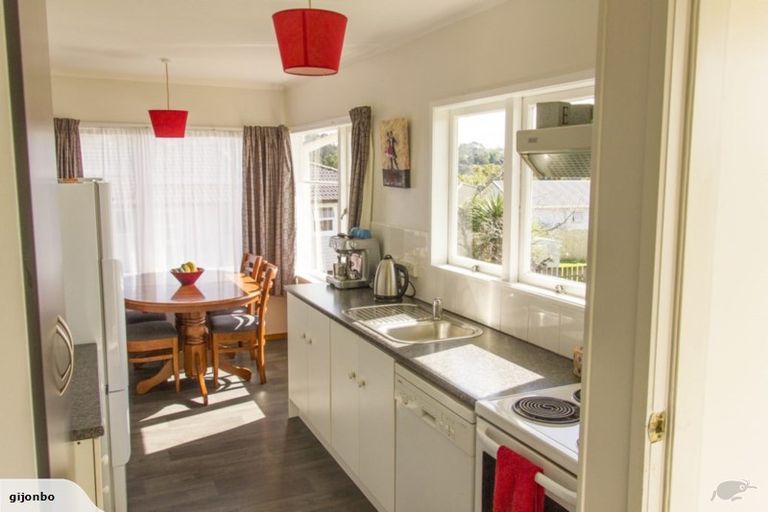Photo of property in 82 Harrington Road, Henderson, Auckland, 0610