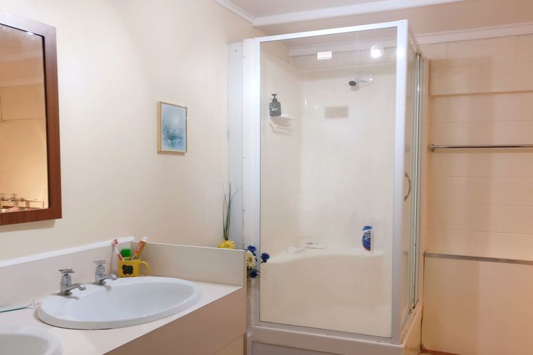 Photo of property in 32 Barberton Terrace, Red Hill, Papakura, 2110