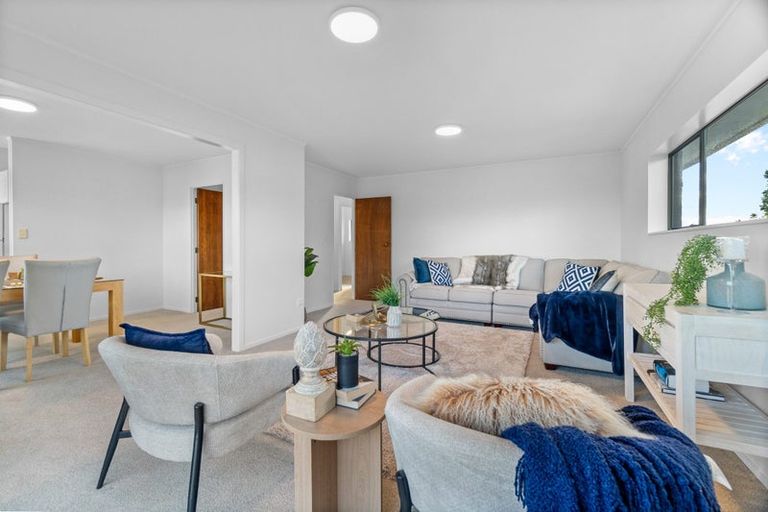 Photo of property in 1/965 Beach Road, Torbay, Auckland, 0630