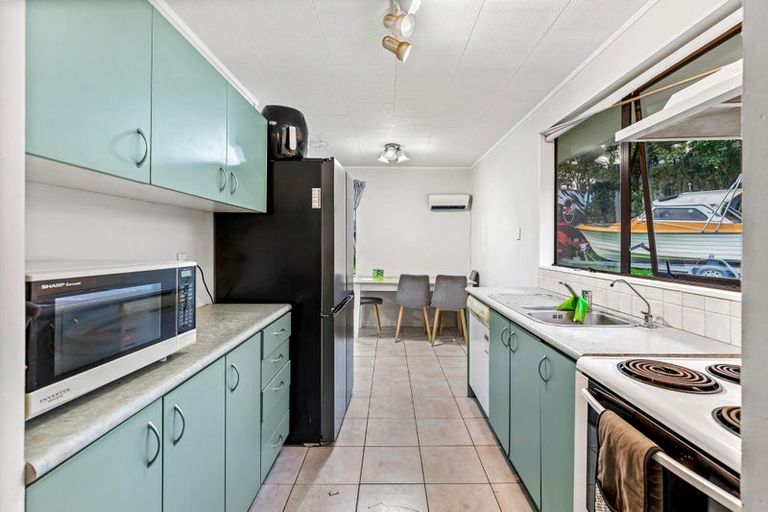 Photo of property in 6 Crosby Road, West Harbour, Auckland, 0618