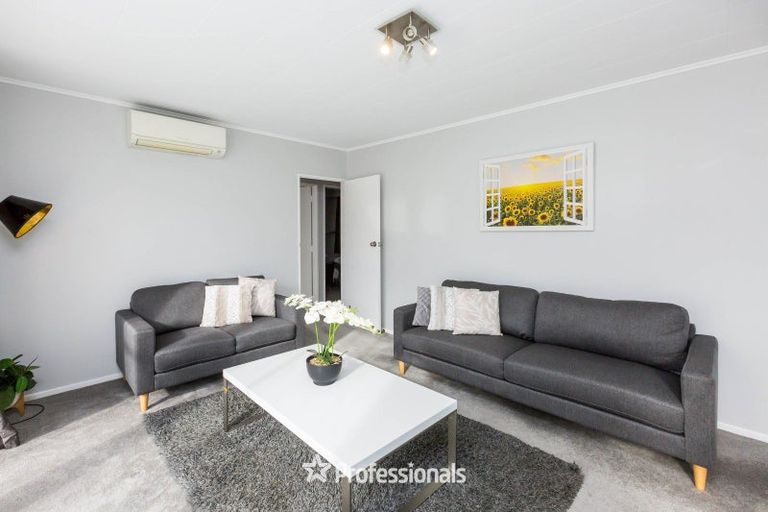 Photo of property in 7 Garth Lane, Maoribank, Upper Hutt, 5018