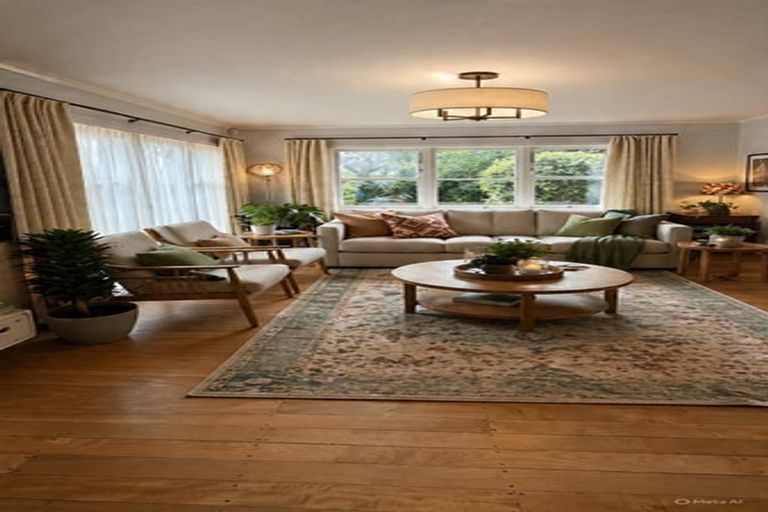 Photo of property in 44 Smythe Road, Henderson, Auckland, 0612