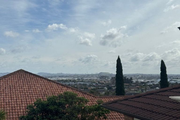 Photo of property in 12 Mangerton Lane, East Tamaki Heights, Auckland, 2016