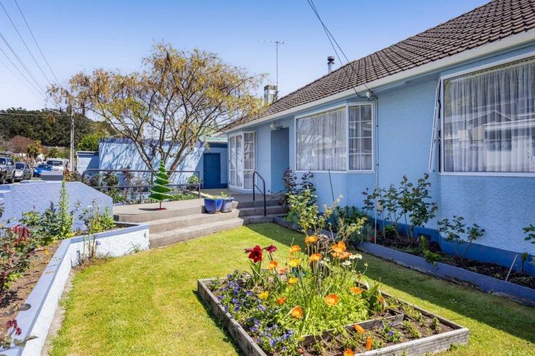 Photo of property in 80 Fulford Street, New Plymouth, 4310