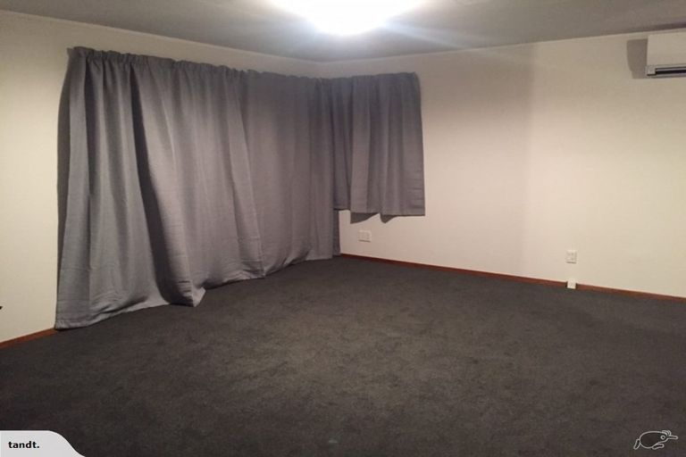 Photo of property in 20 Glenfinn Place, Massey, Auckland, 0614