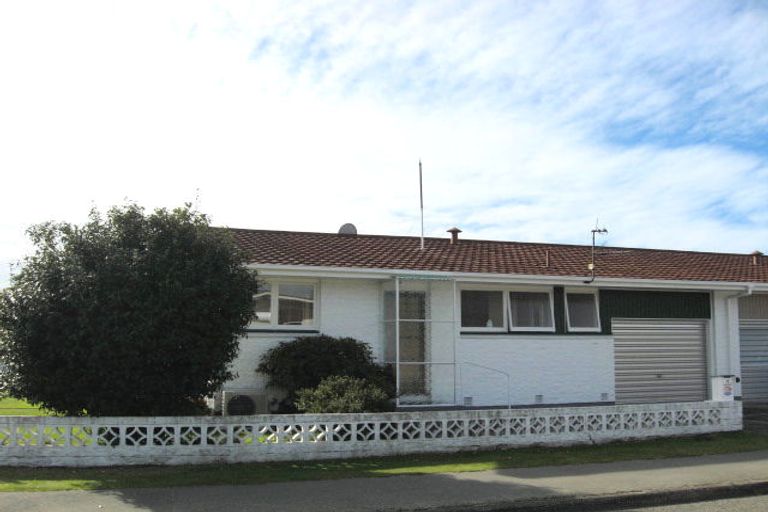 Photo of property in 1 Impala Place, Sockburn, Christchurch, 8042