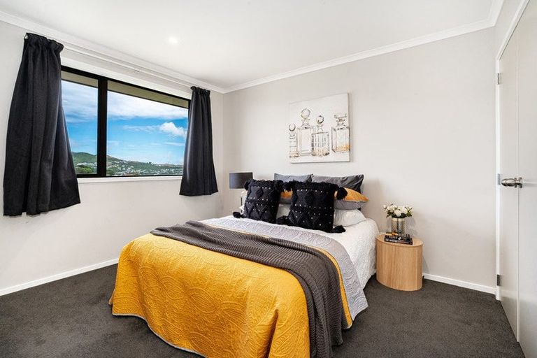 Photo of property in 1 Cirrus Close, Newlands, Wellington, 6037